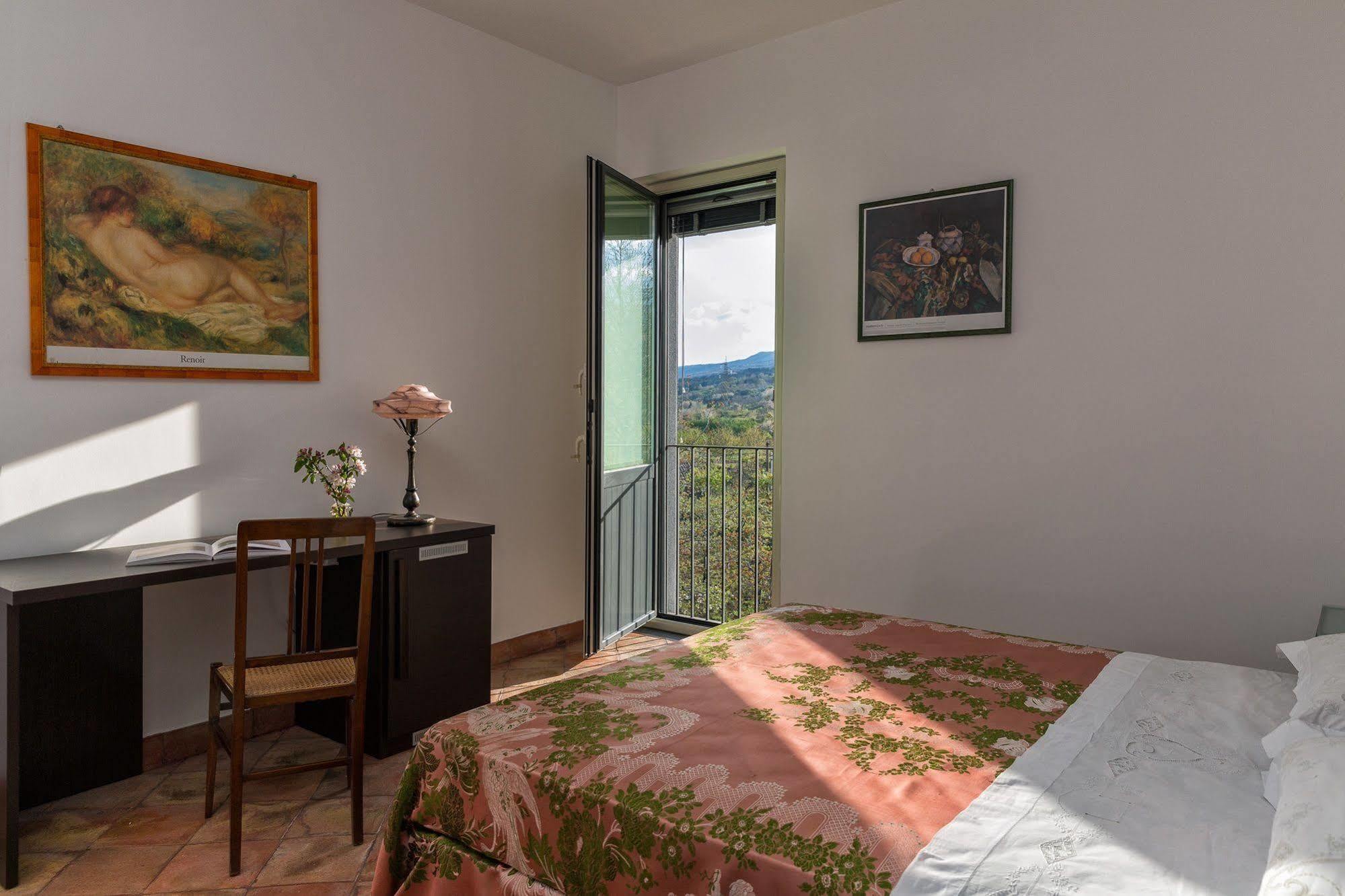 Nake Residenza Artistica Villa Sant'Alfio Exterior photo
