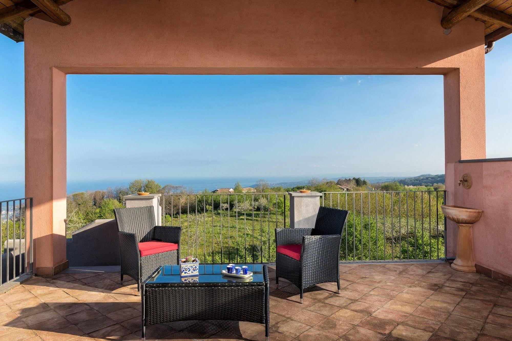 Nake Residenza Artistica Villa Sant'Alfio Exterior photo