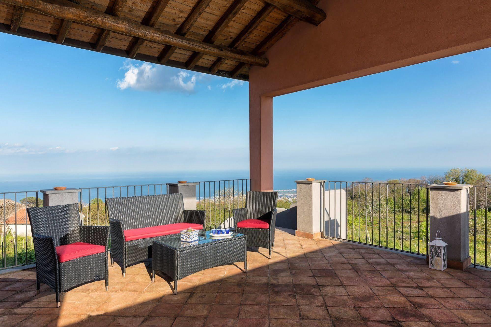 Nake Residenza Artistica Villa Sant'Alfio Exterior photo